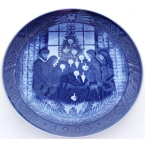 PLATE-ROYAL COPENHAGEN-BLUE CHRISTMAS COLLECTION-MERRY CHRISTMAS-1983 - Picture 1 of 7
